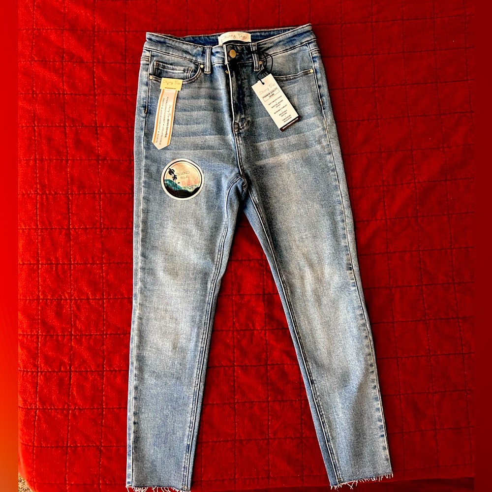 Medium wash ankle cut premium denim Size 13 Brand Skinny Fries
